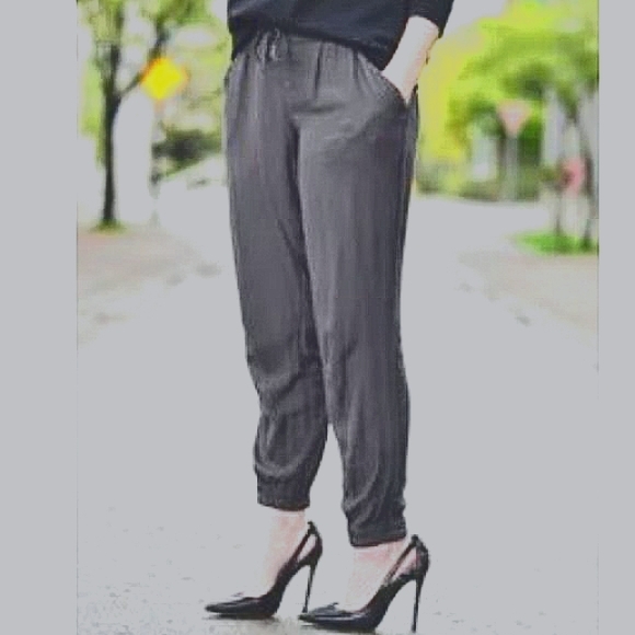 Talula Chalet Gray "Los Felizas" Lightweight Twill Jogger Pant- Sz. Sm - Picture 1 of 10